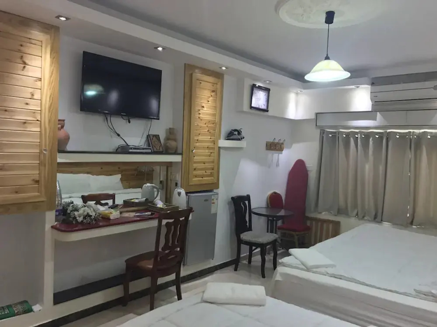 Signature Suite - Al Zahra Towers