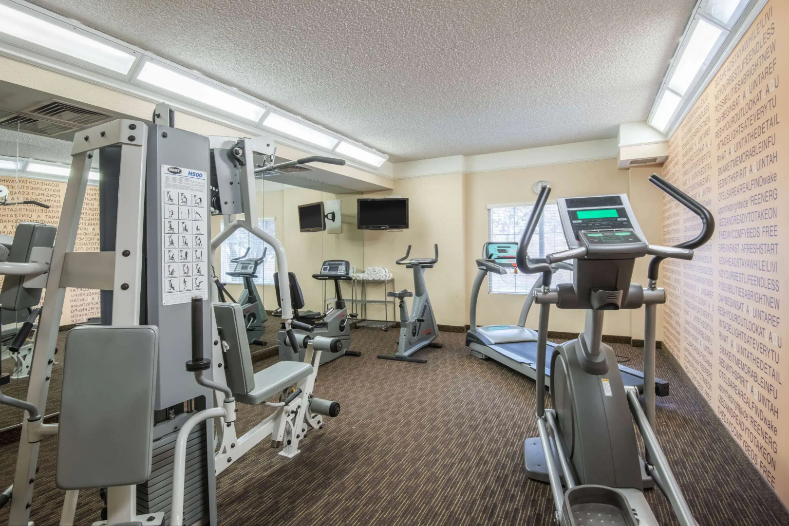 La Quinta Inn & Suites by Wyndham Colorado Springs South AP