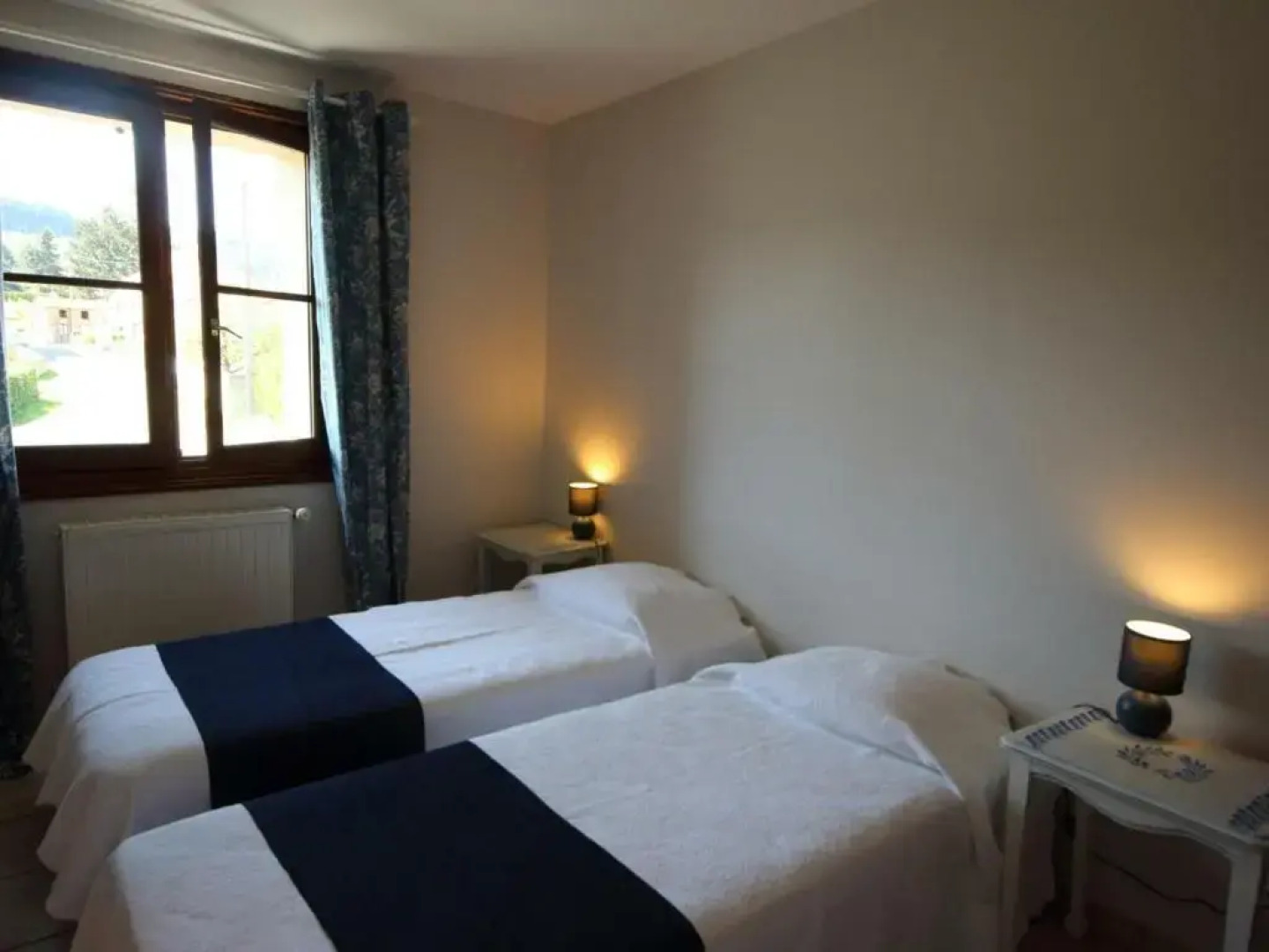 Gîte Saint-Haon-le-Vieux, 4 pièces, 6 personnes - FR-1-496-156