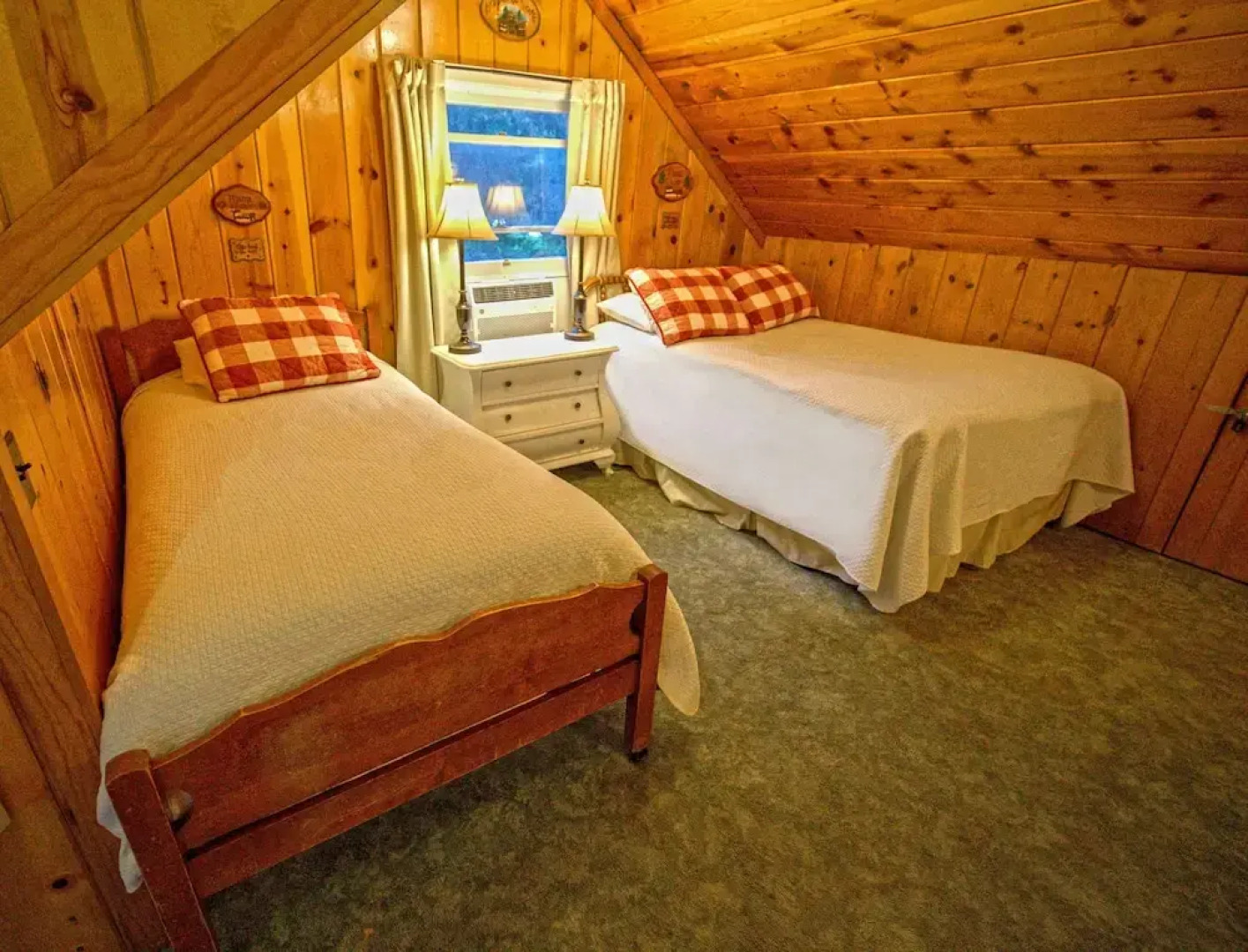 Arrowhead Pine Rose Cabins