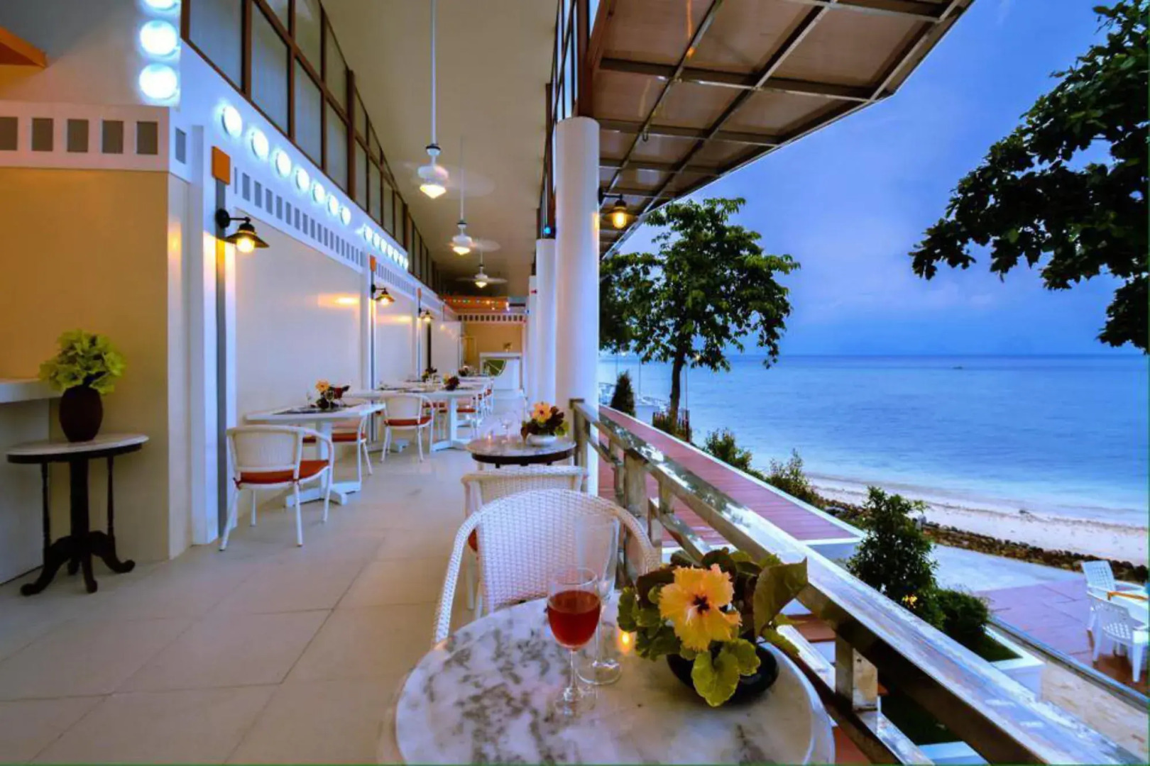 Koh Ngai Cliff Beach Resort