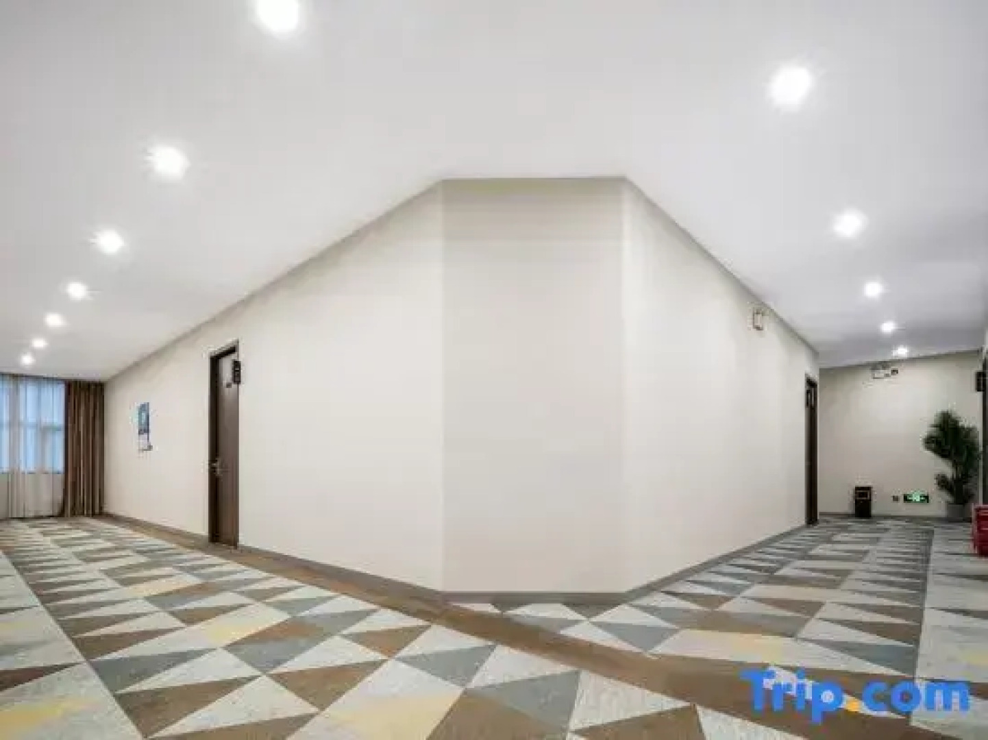 Weihui Xiangbala Hot Spring Business Hoteal