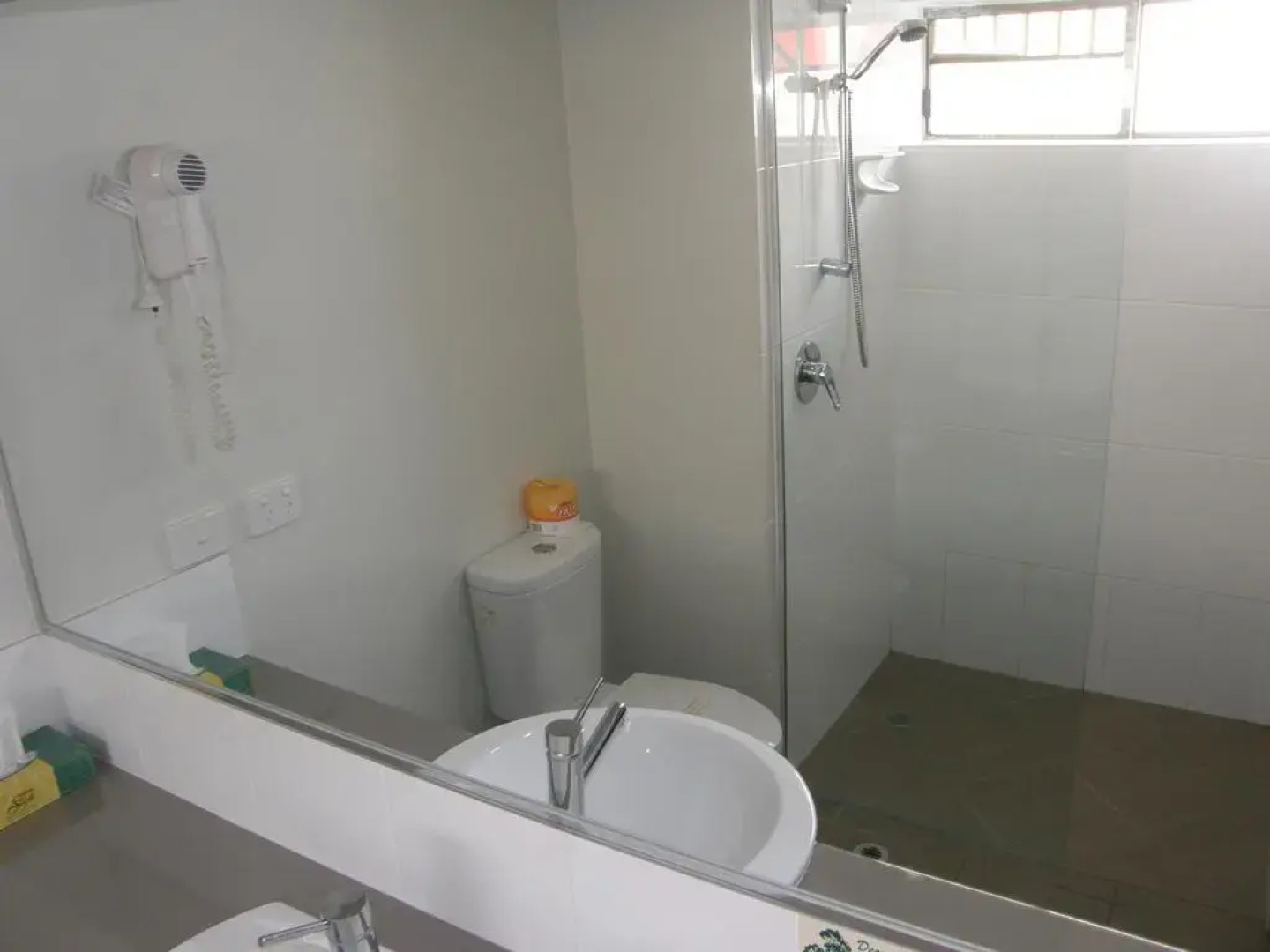 Western Gateway Motel and Apartments