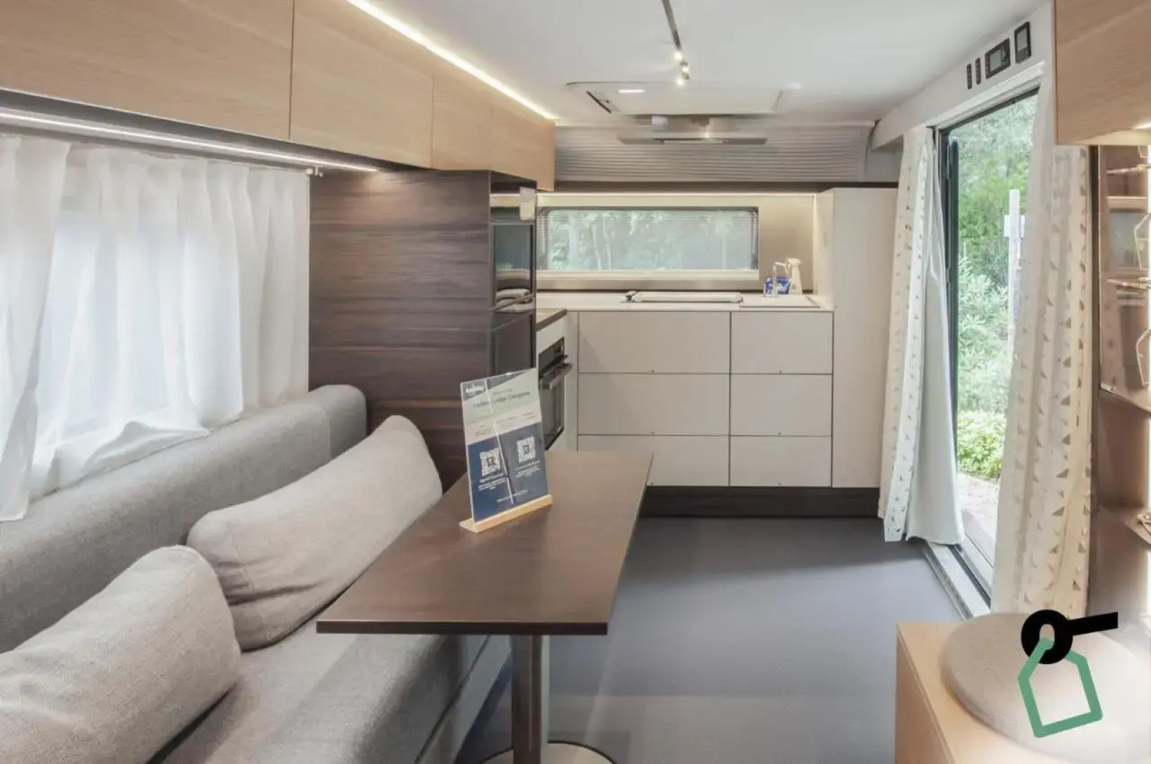 Deluxe - Two Bedroom No.2