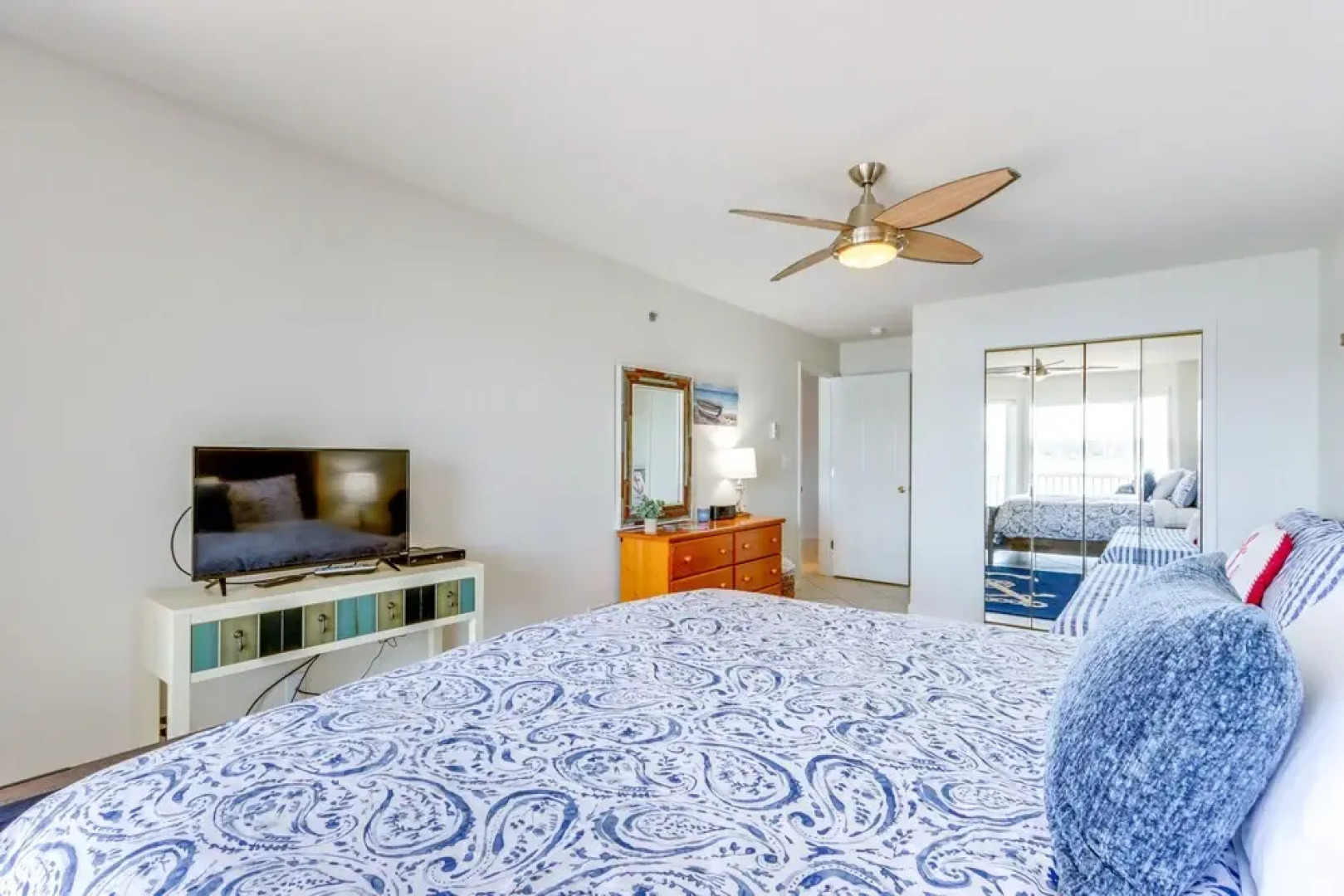 Condo w/ Boat Slip on Lake of the Ozarks!