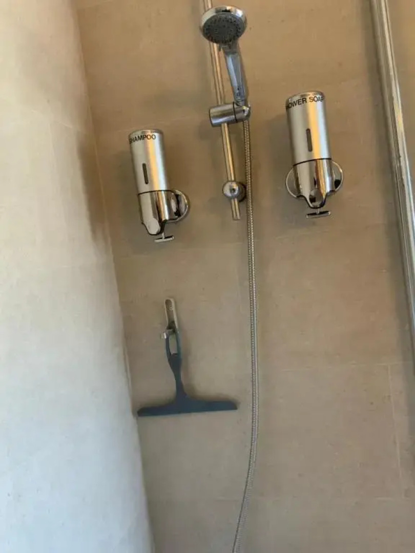 Cannes Marina Résidence Le Surcouf - Studio de 28m2 au 10ème étage avec piscine, terrasse, parking, vue montagne et port : Mandelieu-La Napoule