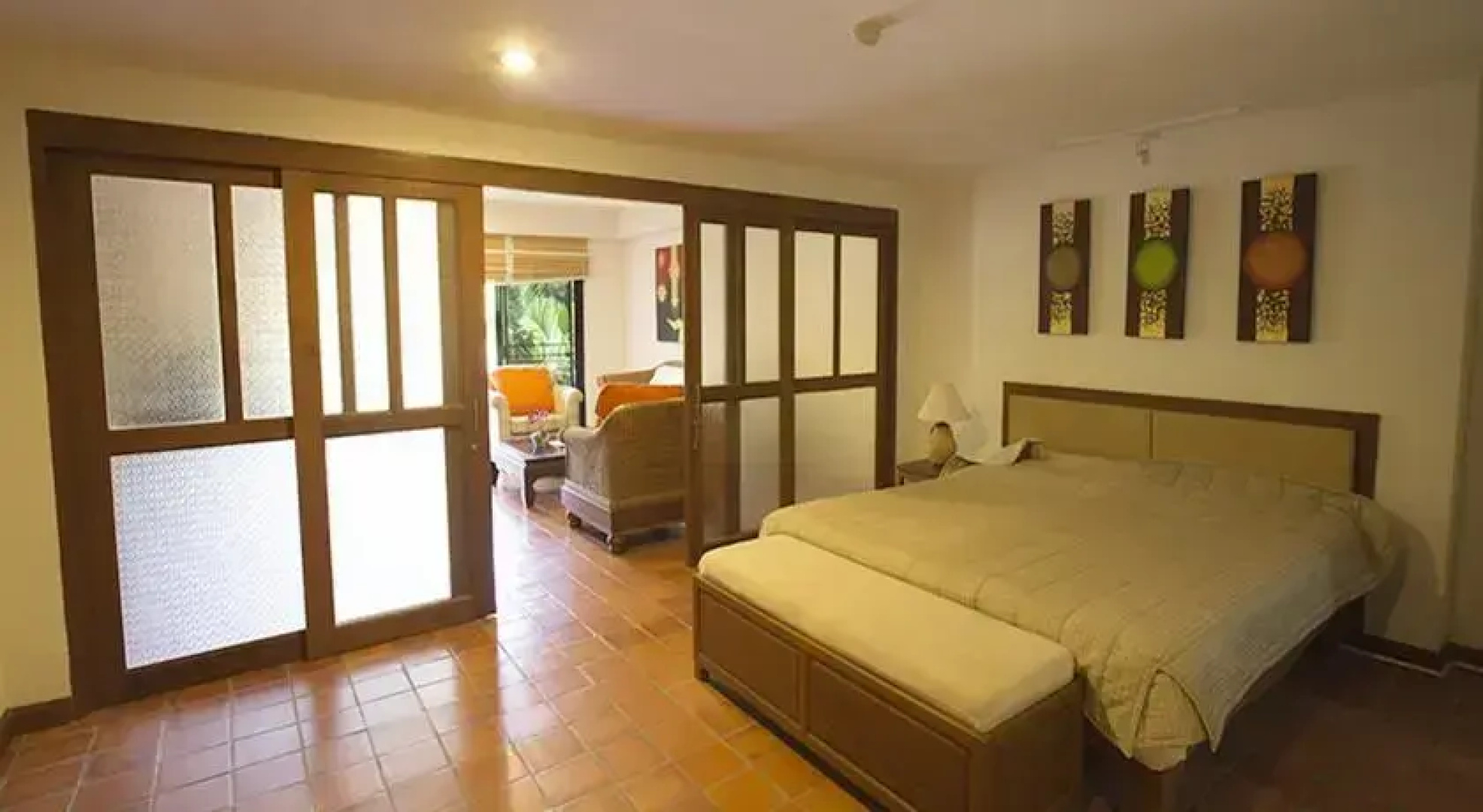 Lovely Nai Harn Apartment