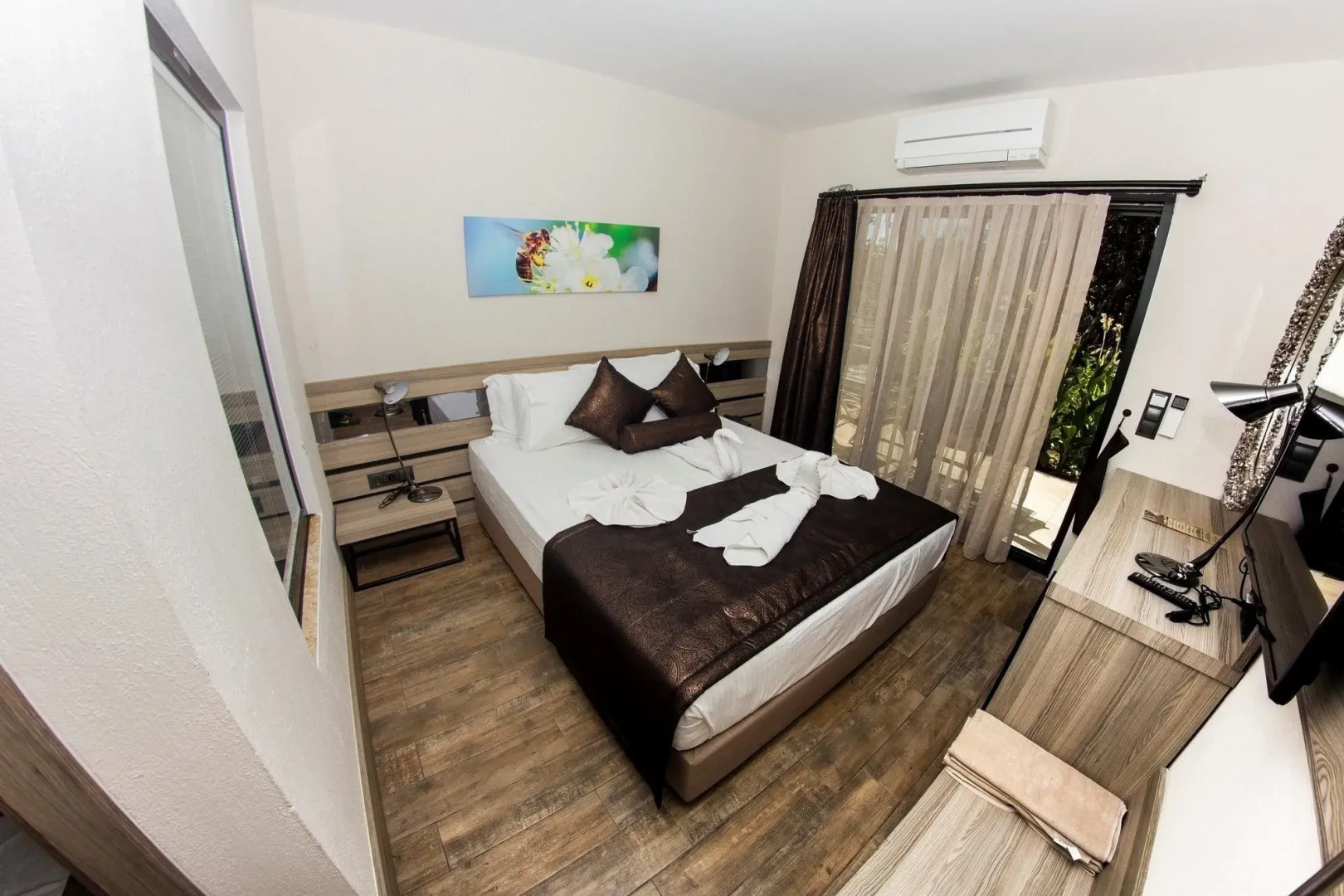 S3 Seahorse Beach Club & Hotel