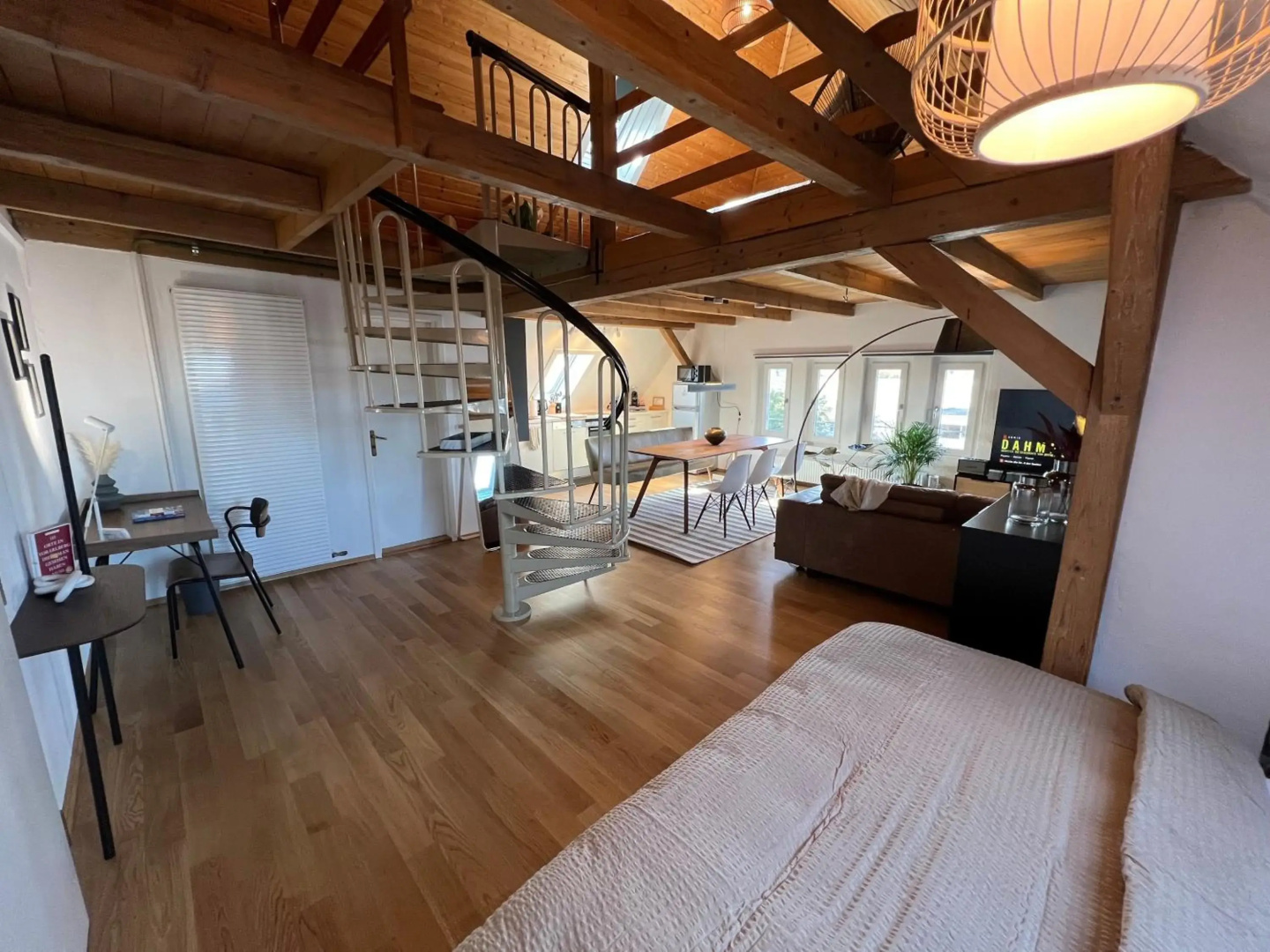 Wohlfühl Loft - Seenähe, Netflix, Boxspringbett, Küche