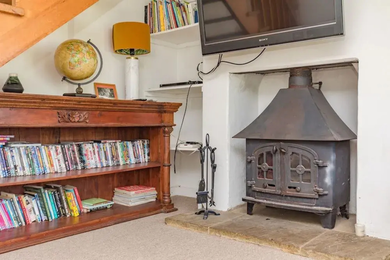 Danny Lodge | By Huluki Sussex Stays