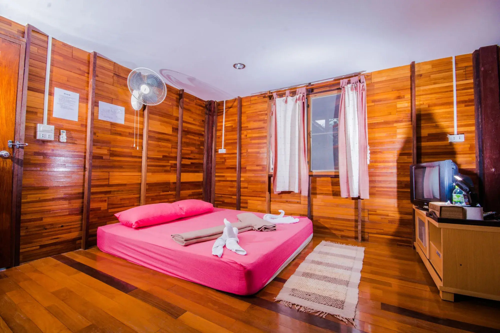 Fahsai Riverview Resort