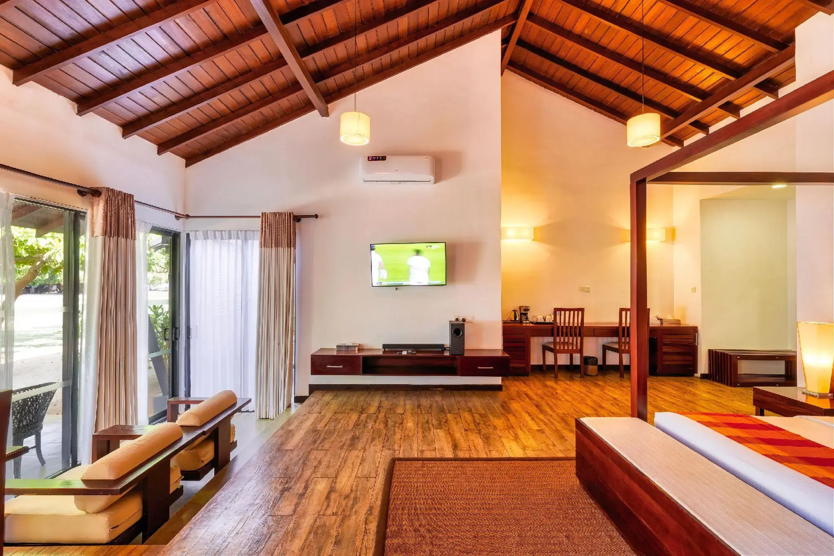 Отель The Calm Resort & Spa