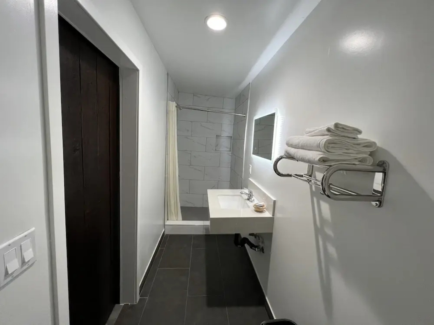 ERTH INN – Bell Gardens, California