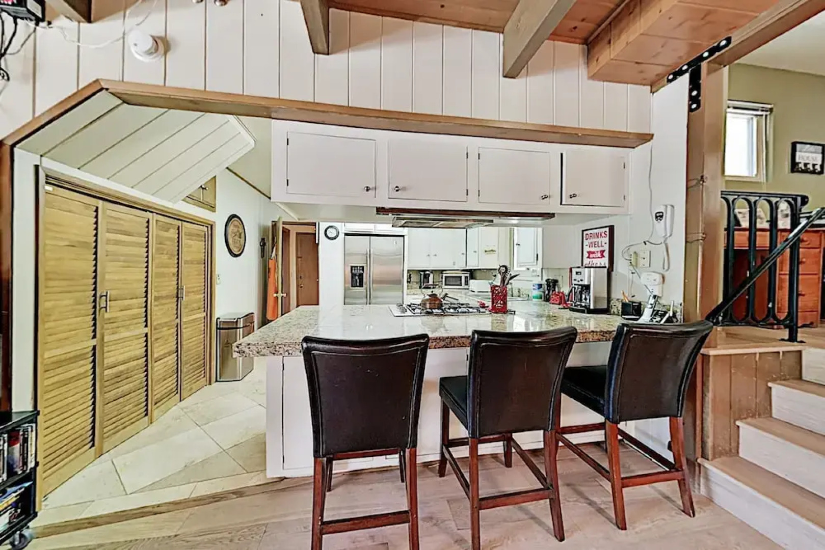 Serene : Forest Views & Wraparound Deck! 3 Bedroom Home