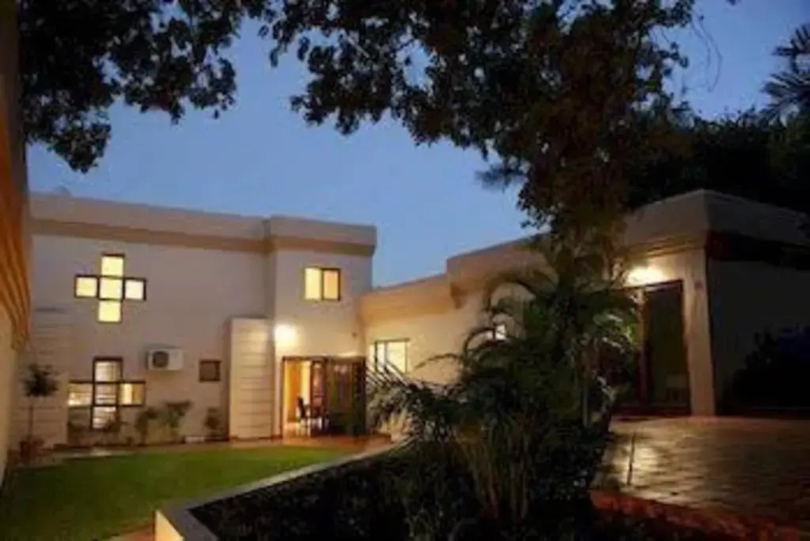 Cornerhouse on Conan Guest House