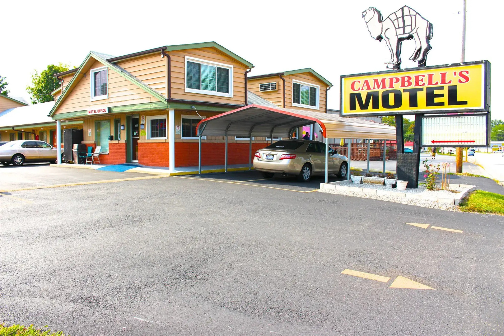 Hometowne Inn & Suites