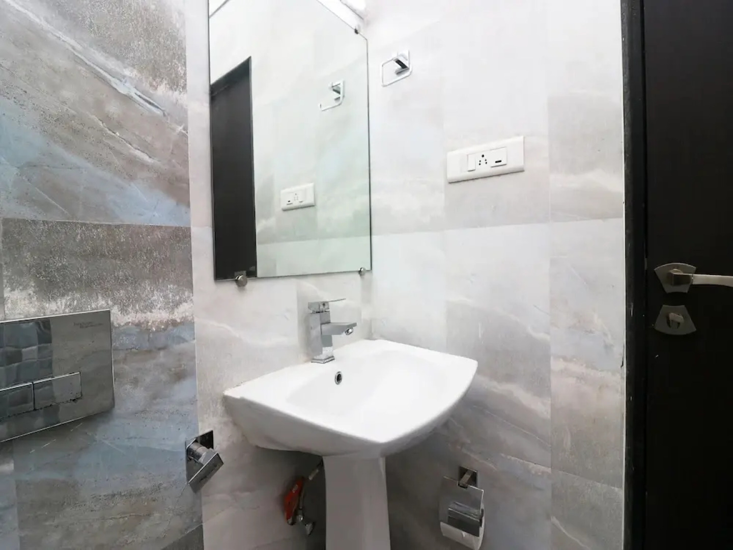 Capital O 40848 Hotel Mirabel