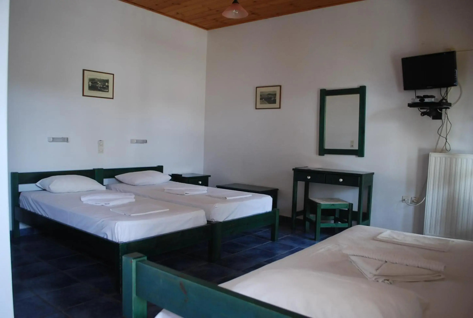 Sirocos Rooms And Studios