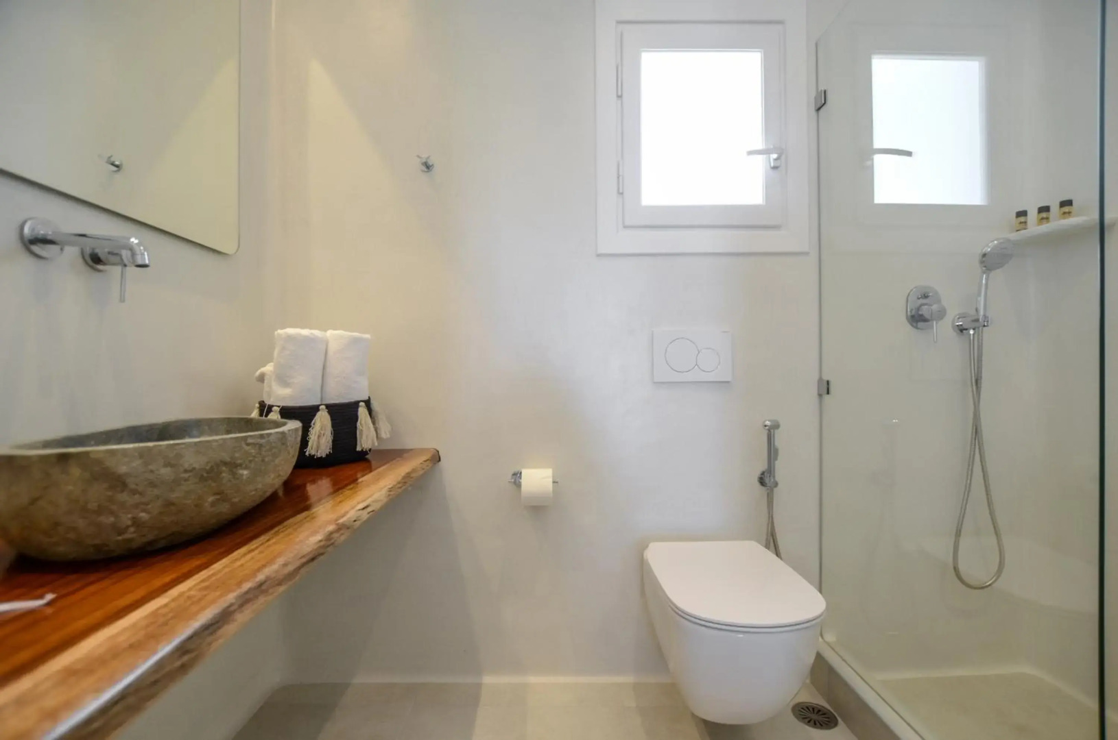 Birikos Hotel & Suites