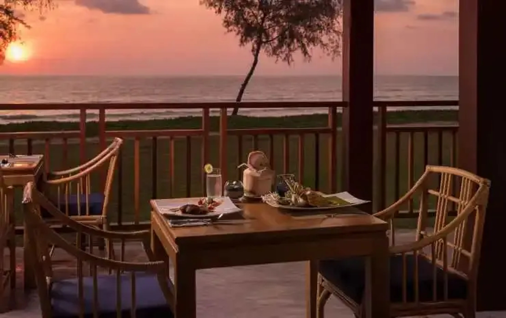 Le Menara Khao Lak beachfront Villa & Resort