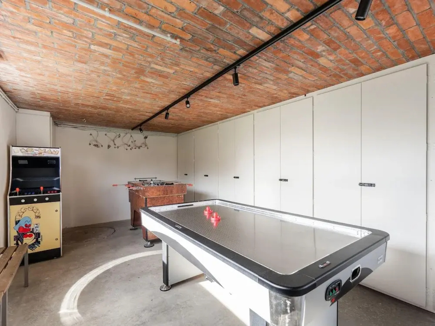 Luxury Retreat With Furry Friends