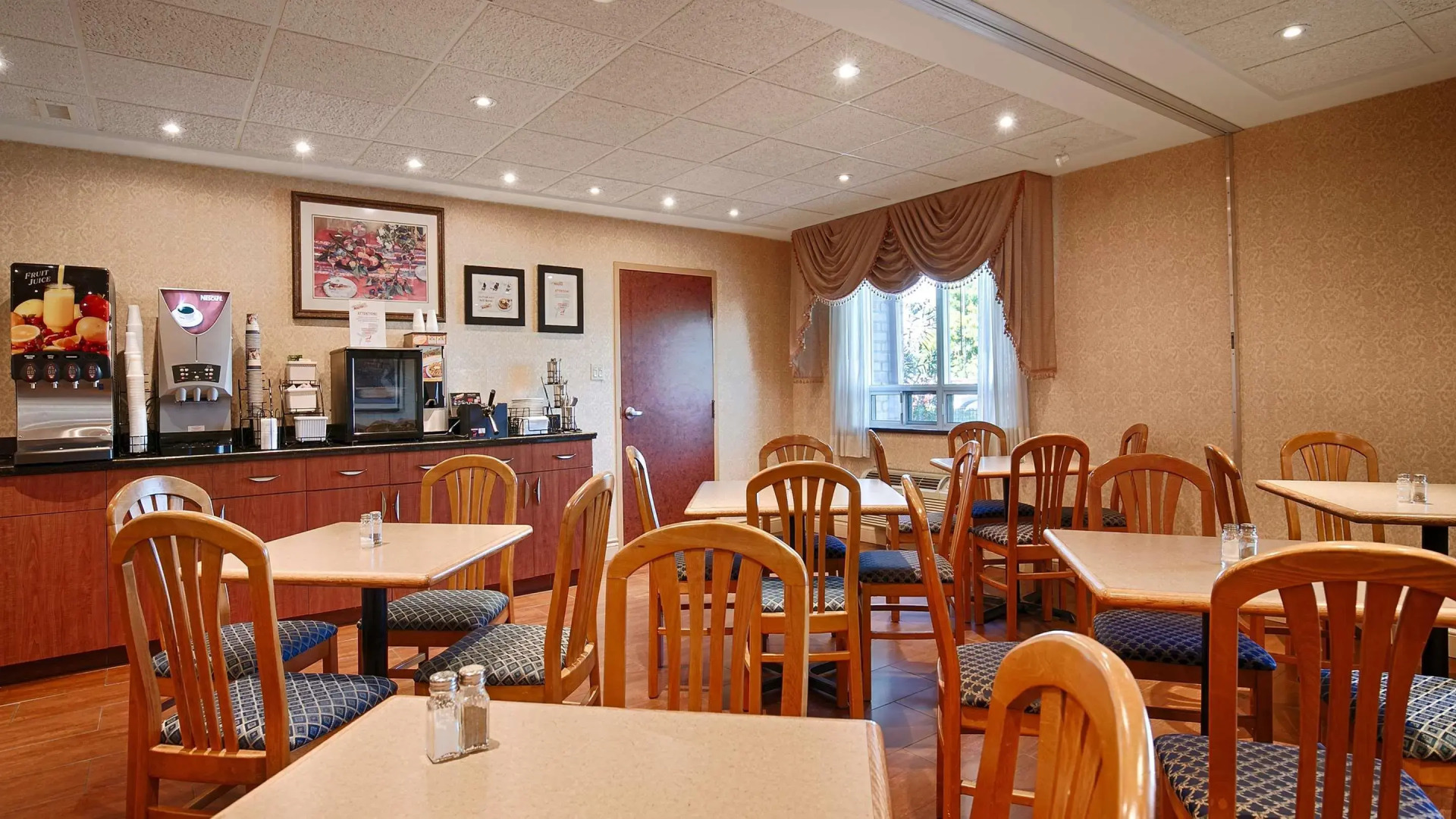 Best Western Plus Burlington Inn & Suites