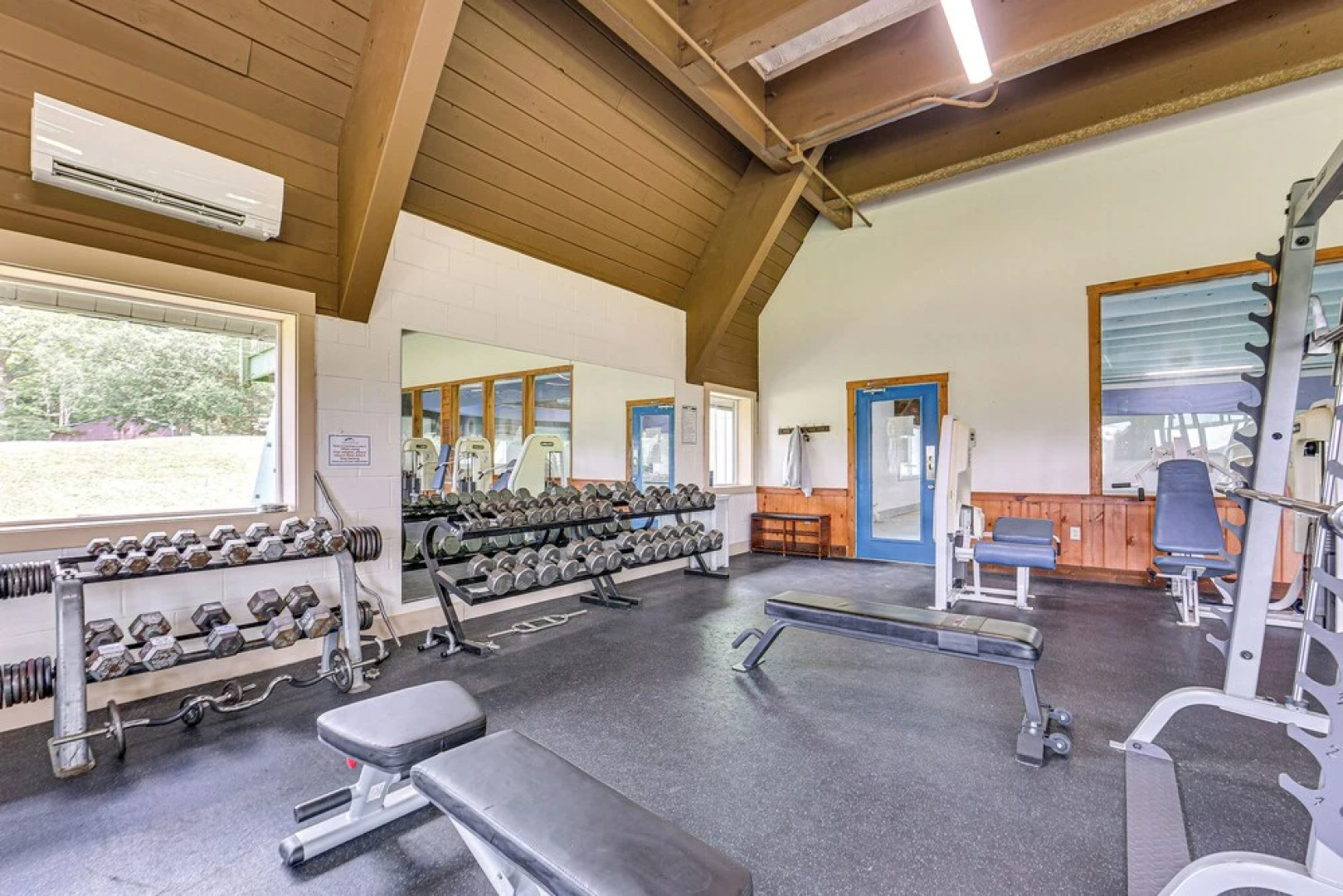 Walk to Alpine Lake: Terra Alta Cabin w/ Deck