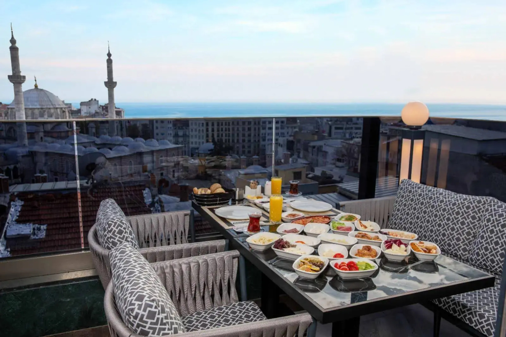 Beethoven Senfoni Hotel