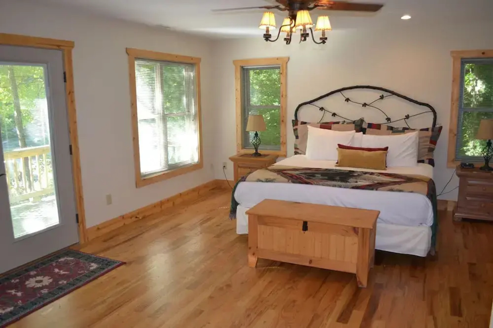 The Esmeralda Inn at Lake Lure