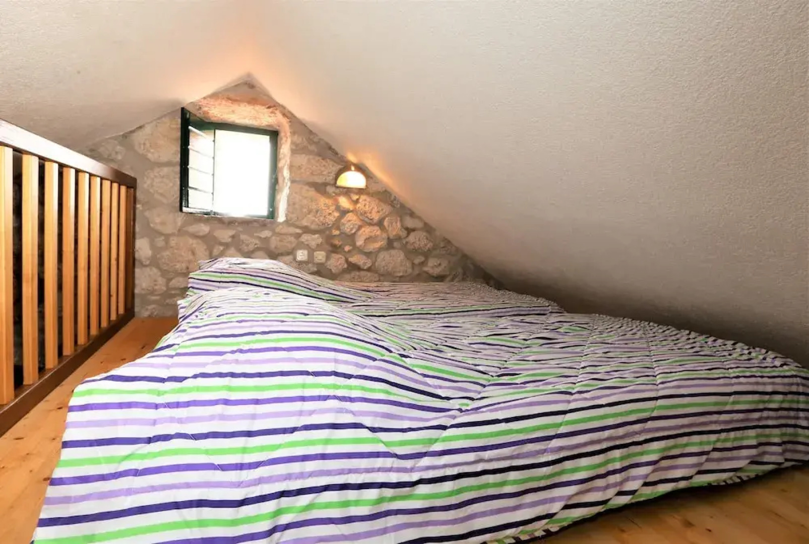 Holiday house in stone with heated pool