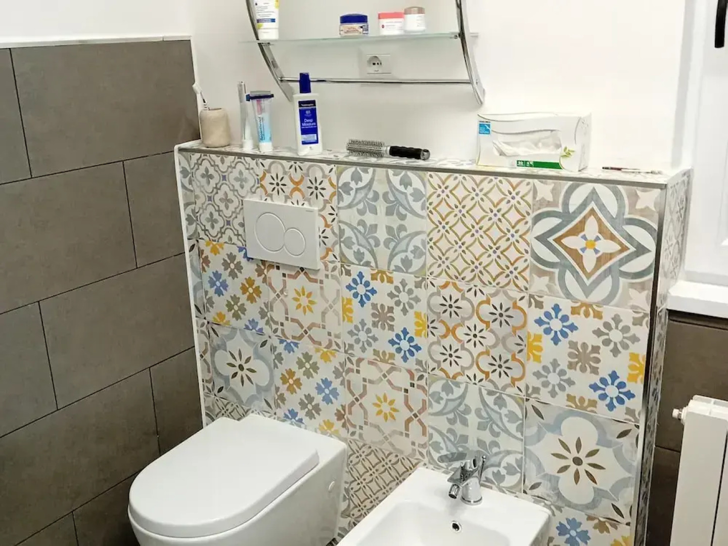 Rustic Villa With Lake Views