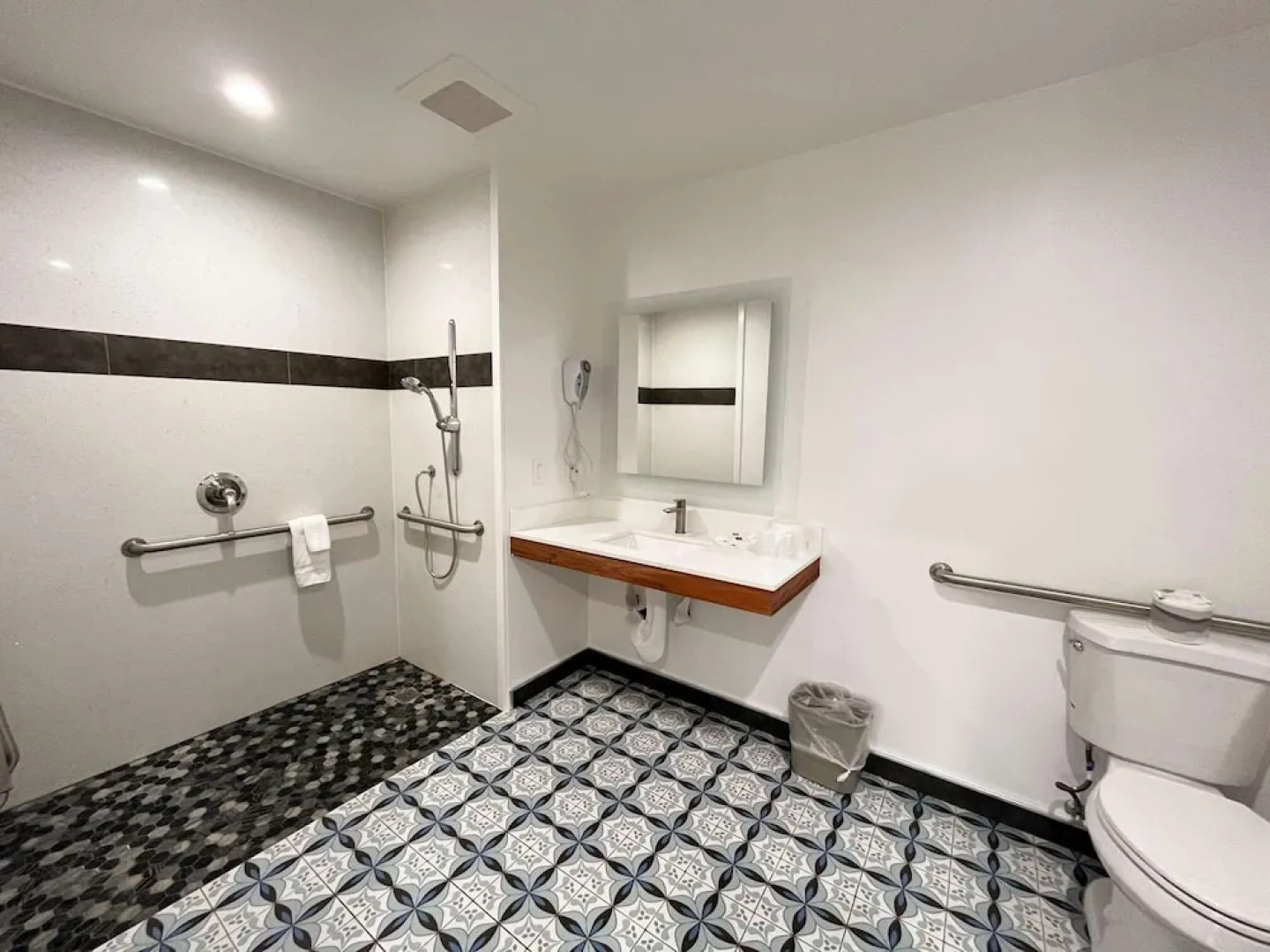 Vallejo Inn & Suites