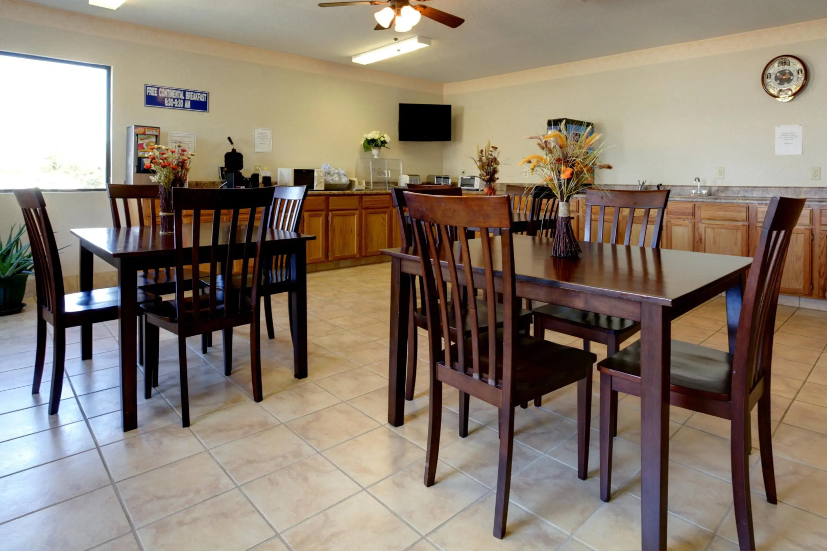 Americas Best Value Inn & Suites Macon at Eisenhower Pkwy