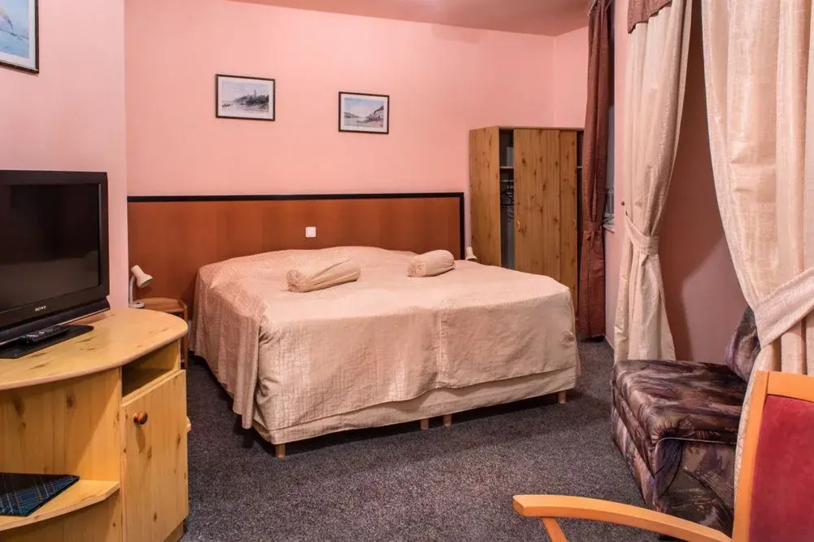 Hotel Pangea