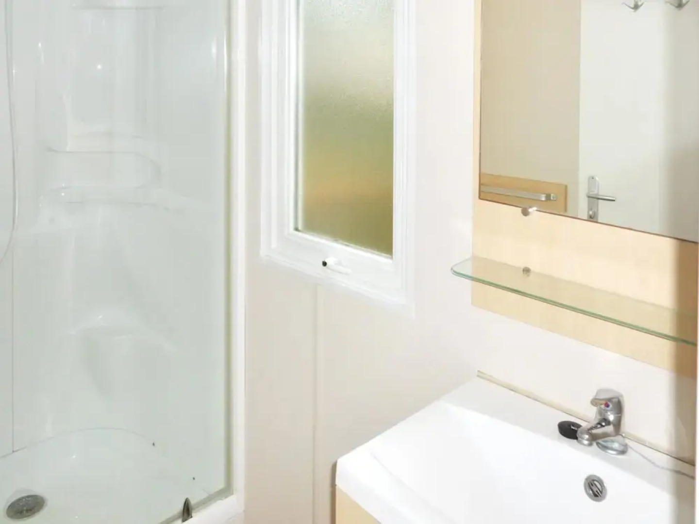 Bungalow With 2 Bedrooms in La Palmyre, With Pool Access and Furnished