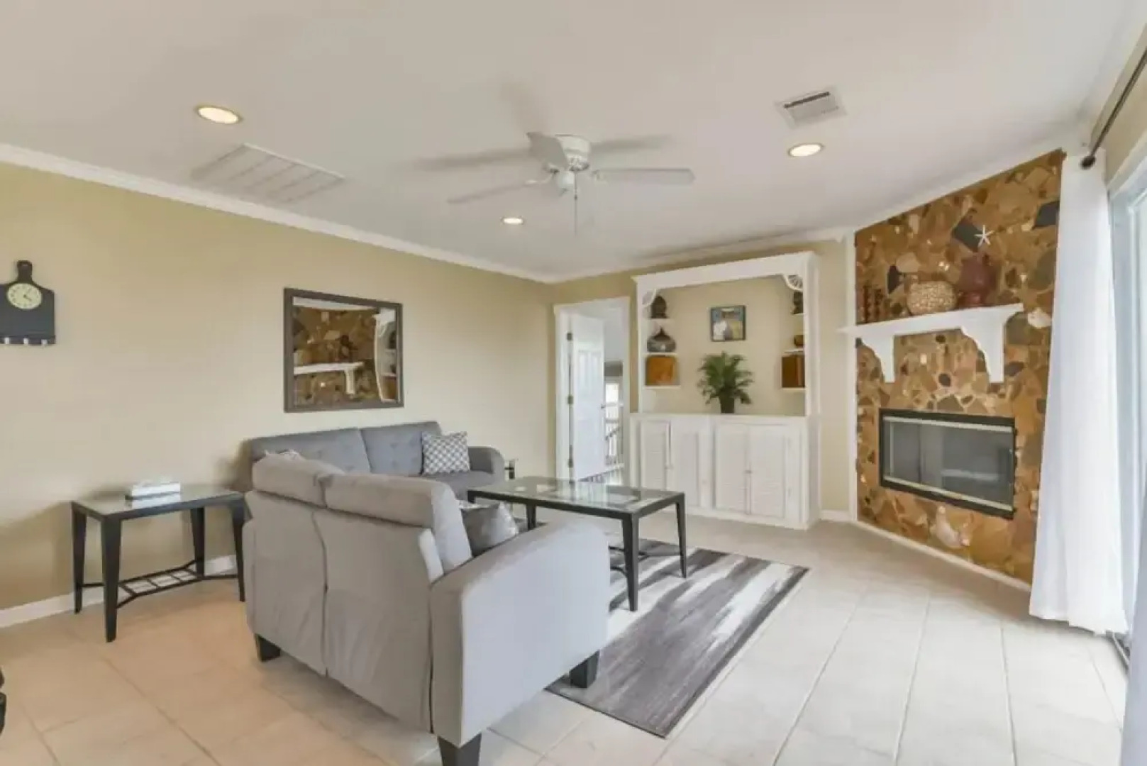 Fun in the Sun in Seabrook Kemah Huge Deck Games Fishing Pet Friendly