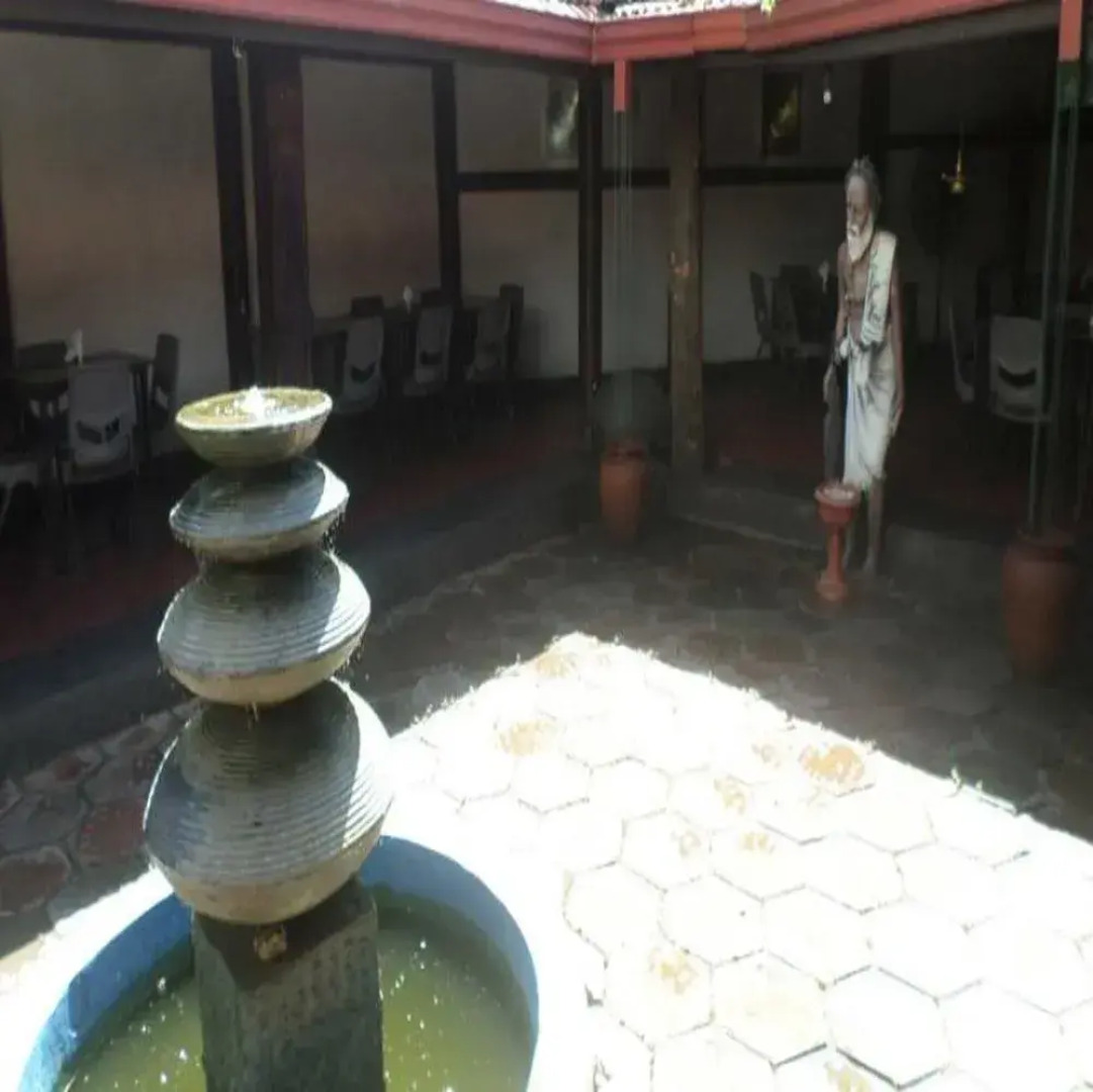 Cosy Hotel And Restaurant