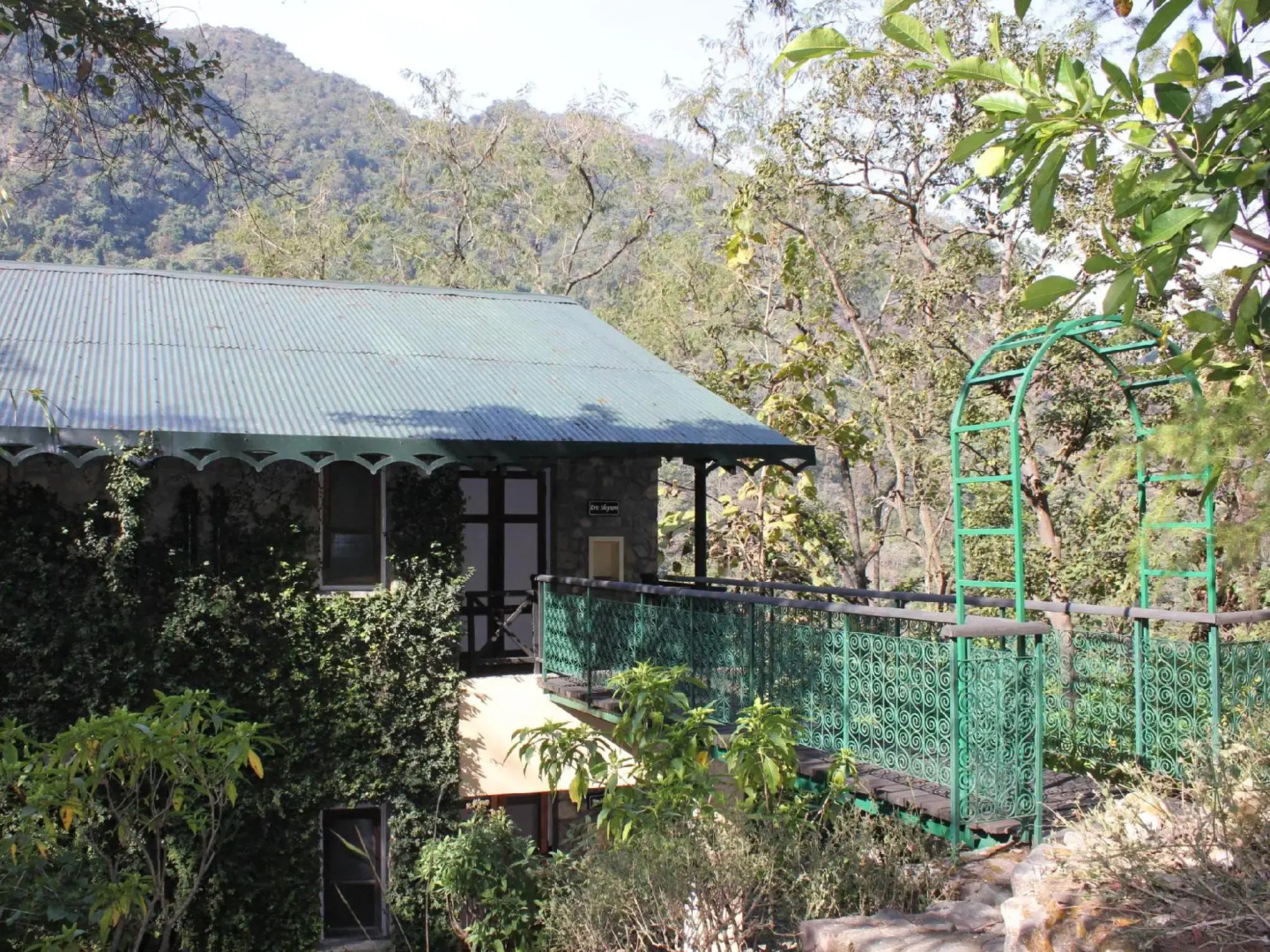 Neemrana's Glasshouse on The Ganges