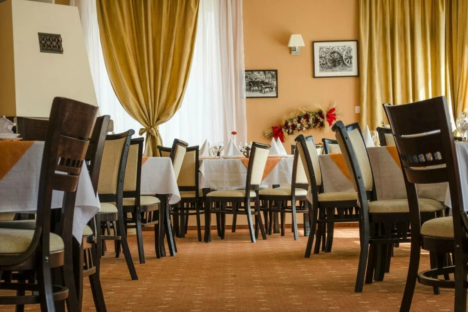 Hotel Oxford Inn & Suites