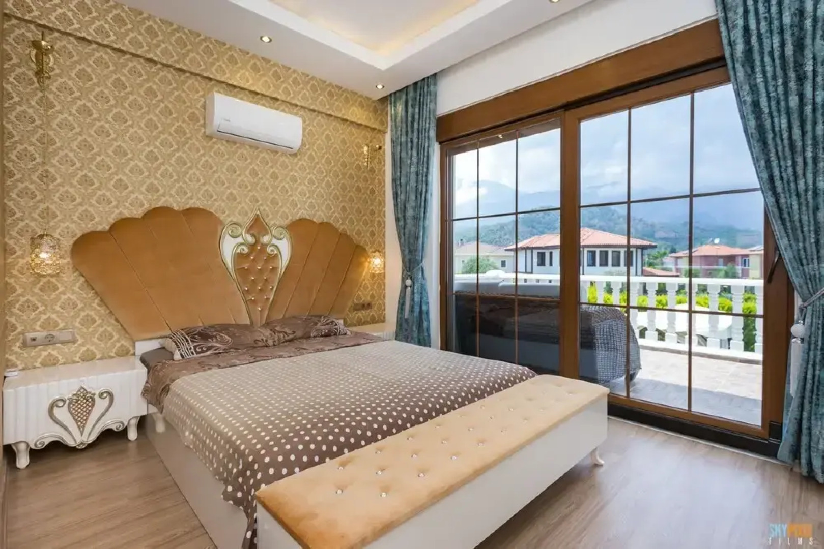 Villa Vista by Villatatilin