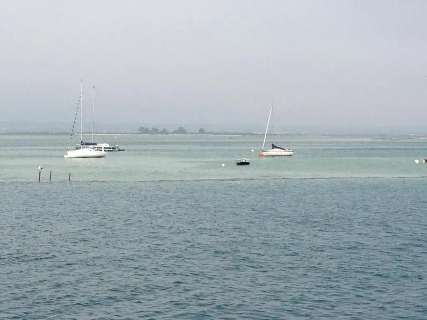 Charmant Studio en duplex esprit loft avec balcon vue mer, et piscine extérieure