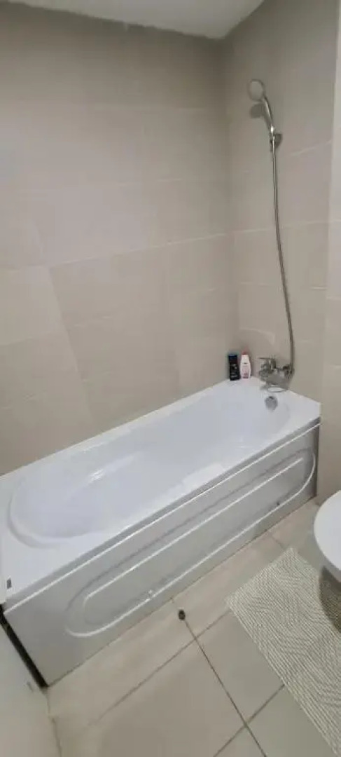 Aden apart Cosmopolis