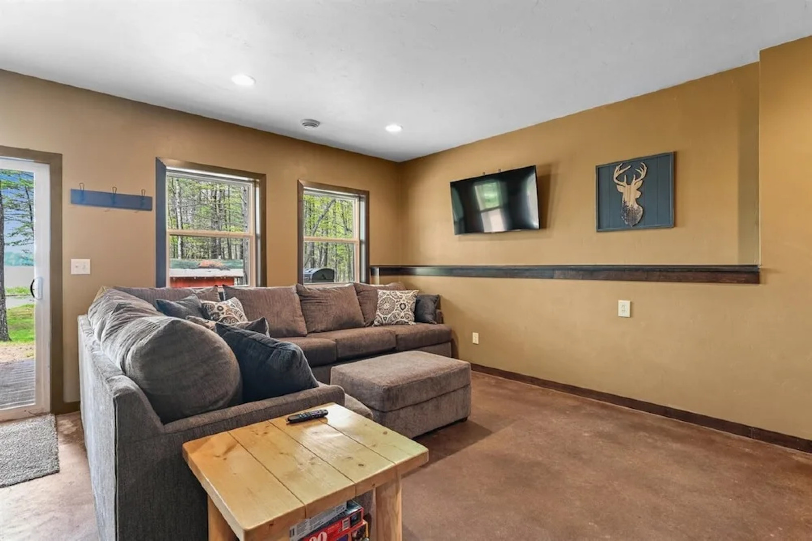 Tranquil Lakefront Oasis - Fire Pit Fishing BBQ