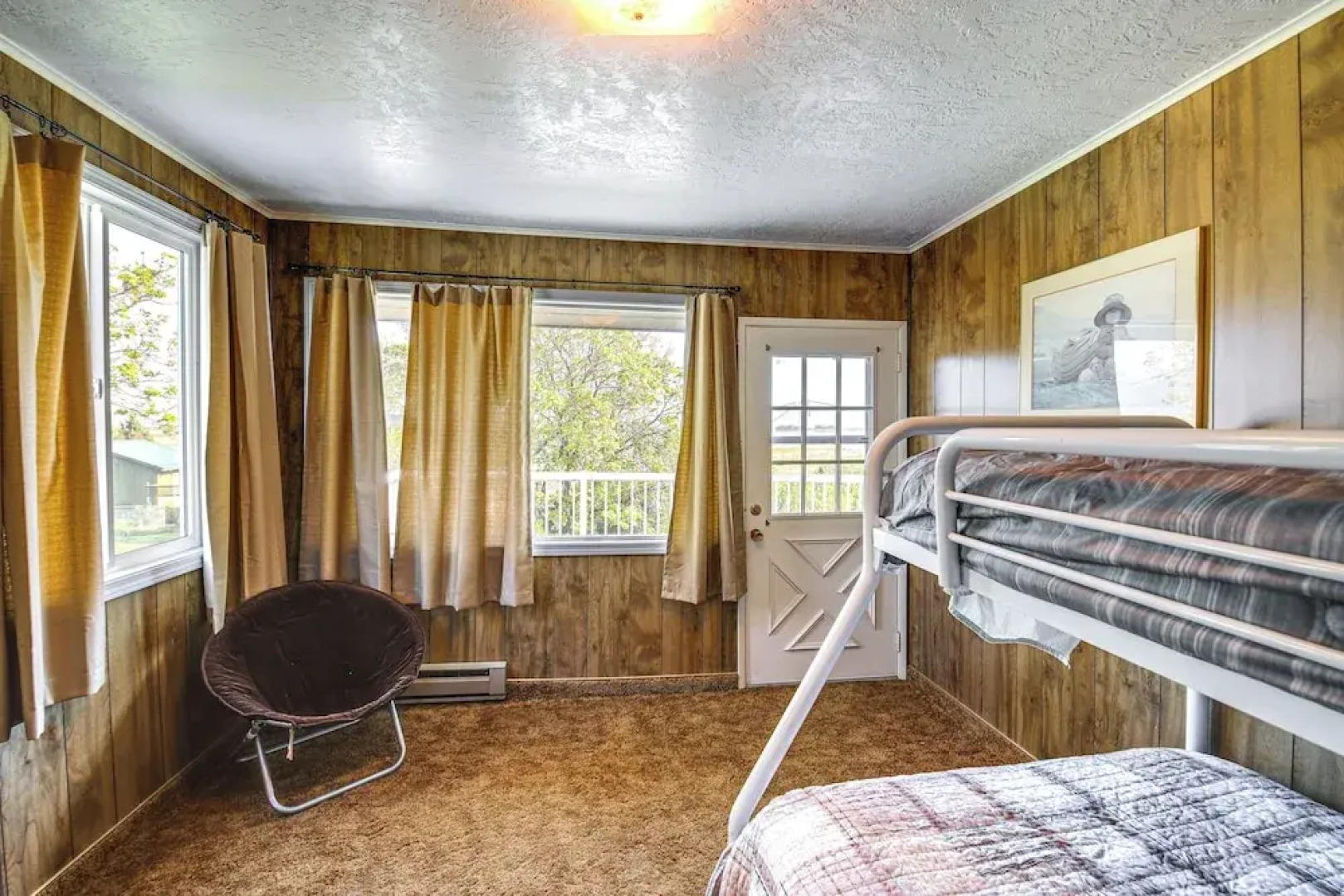 Charlo Cabin Rental ~ 20 Mi to Flathead Lake!