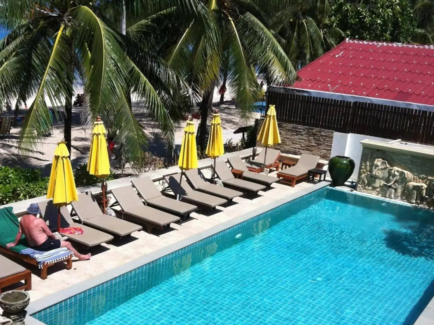 Kamala Beachfront Apartment