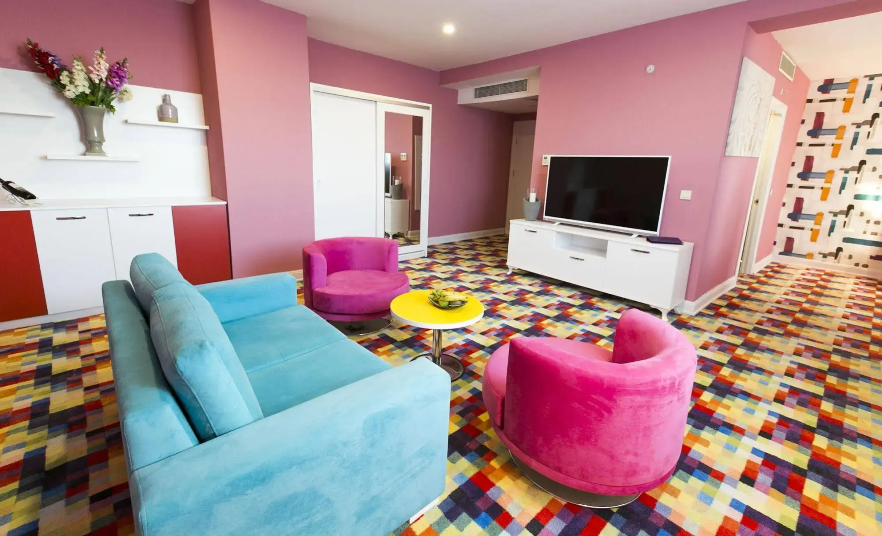 Mayi Hotel