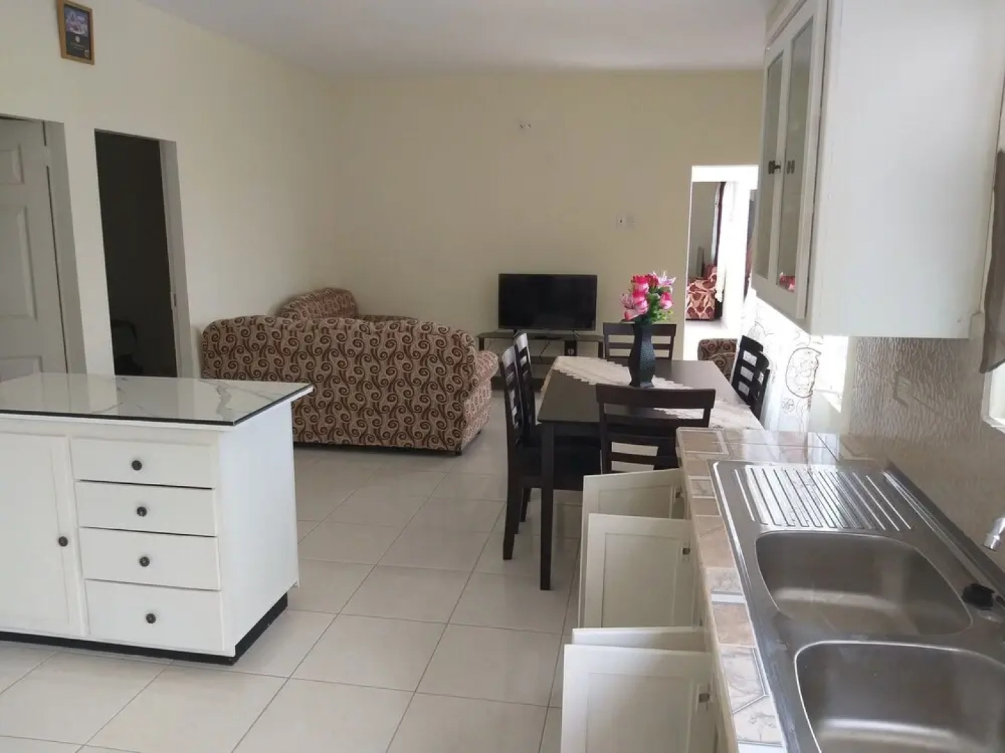 Ken and Glen Family Inn