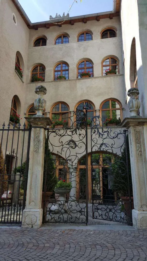 Palazzo Lambertenghi