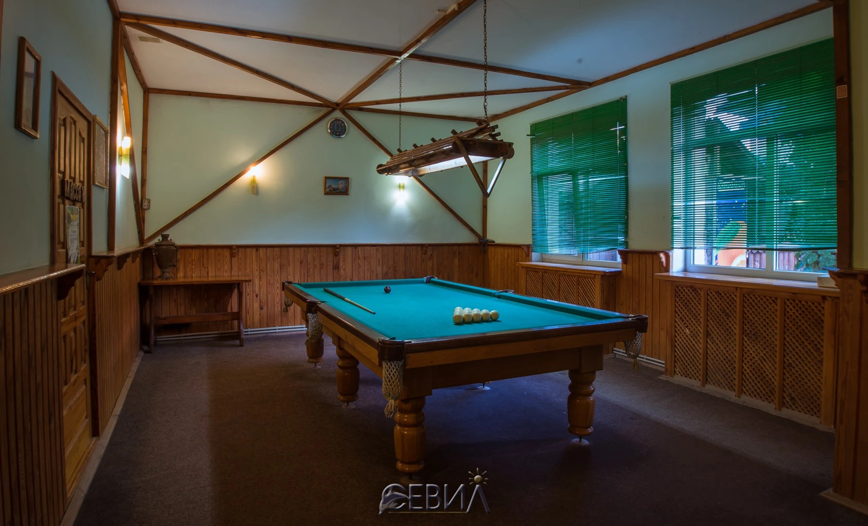 Корона(Евпатория)