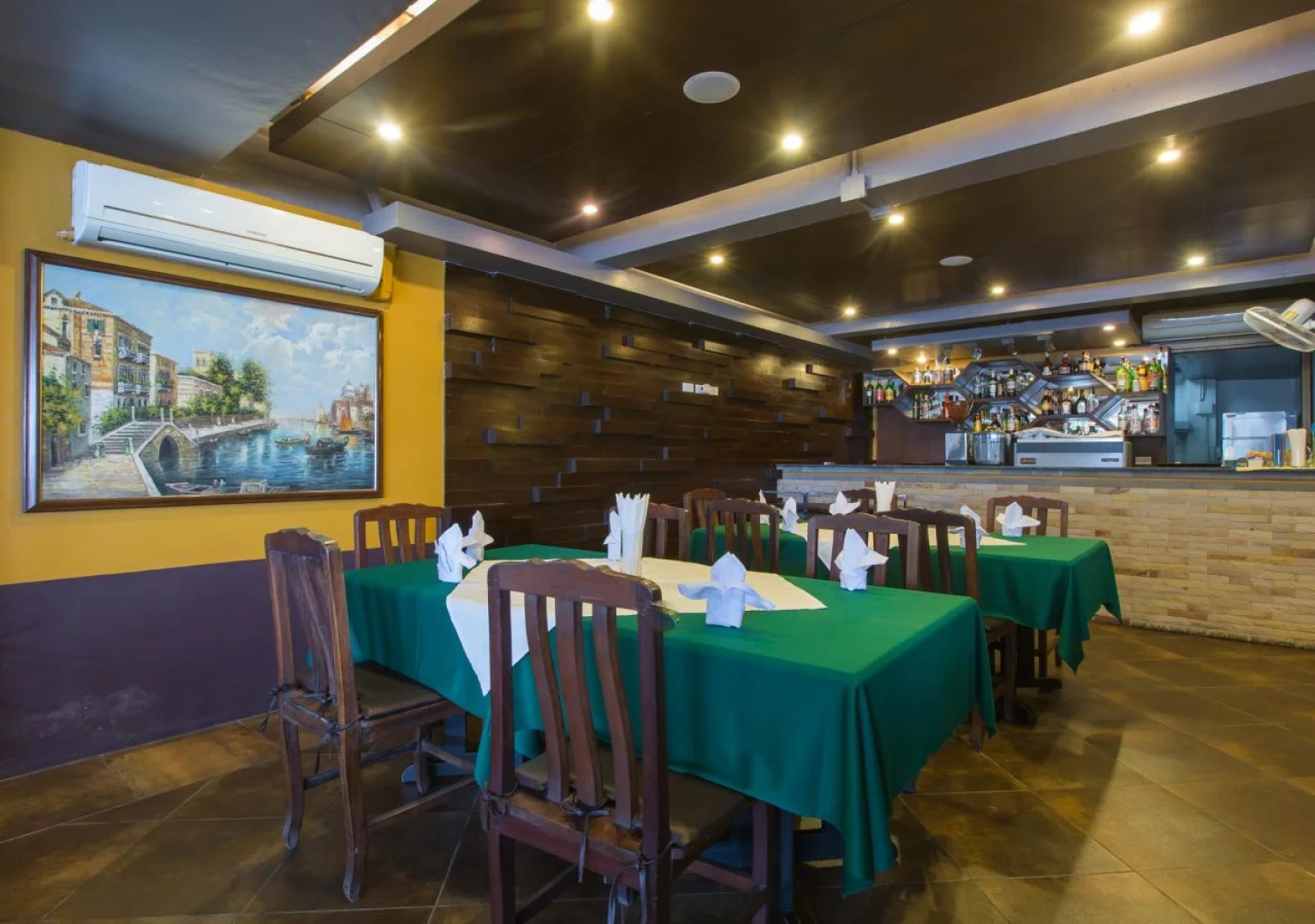 The Front Hotel and Apartment